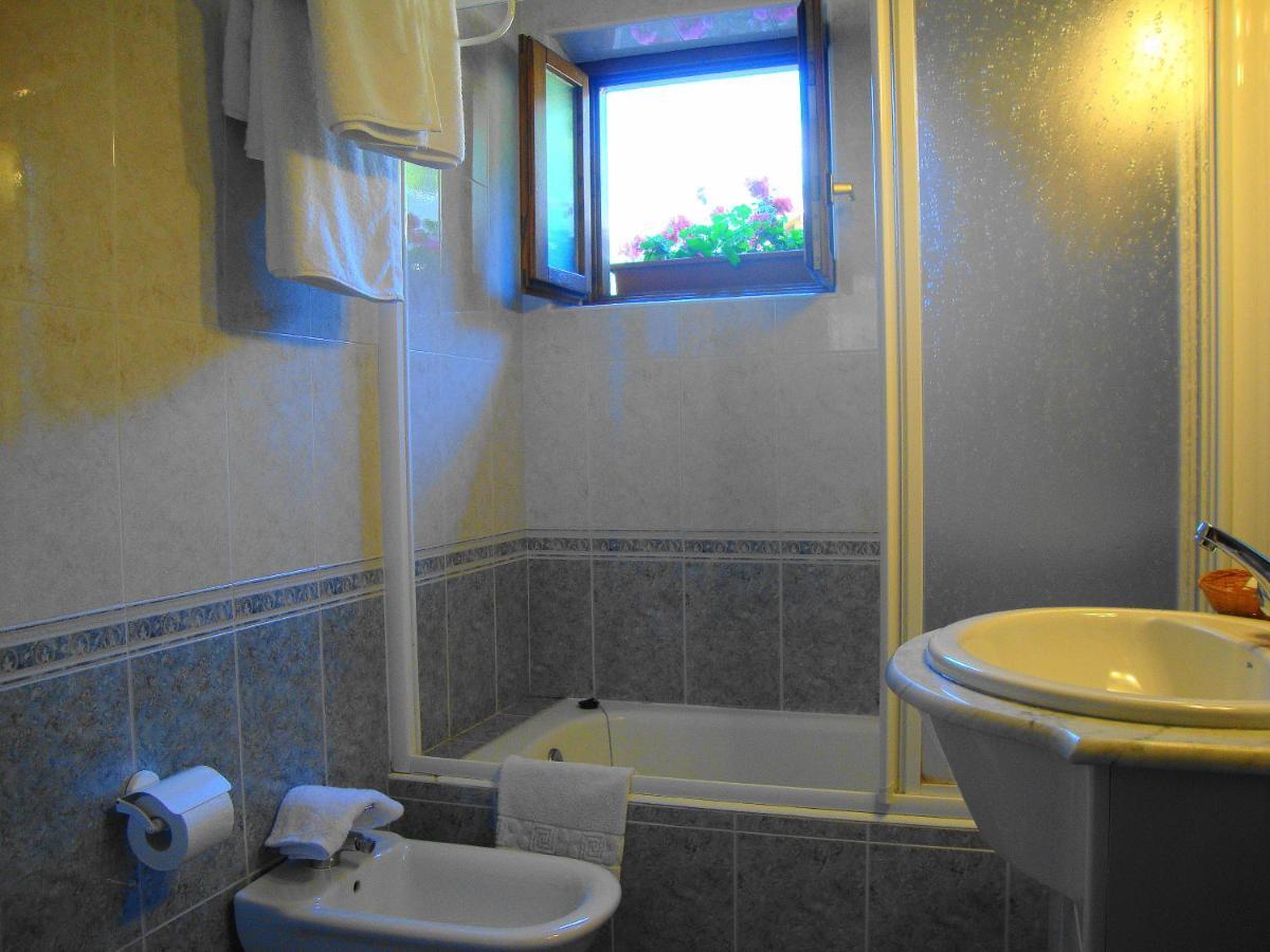 إسبيناما Apartamentos Y Habitaciones Sebrango الغرفة الصورة